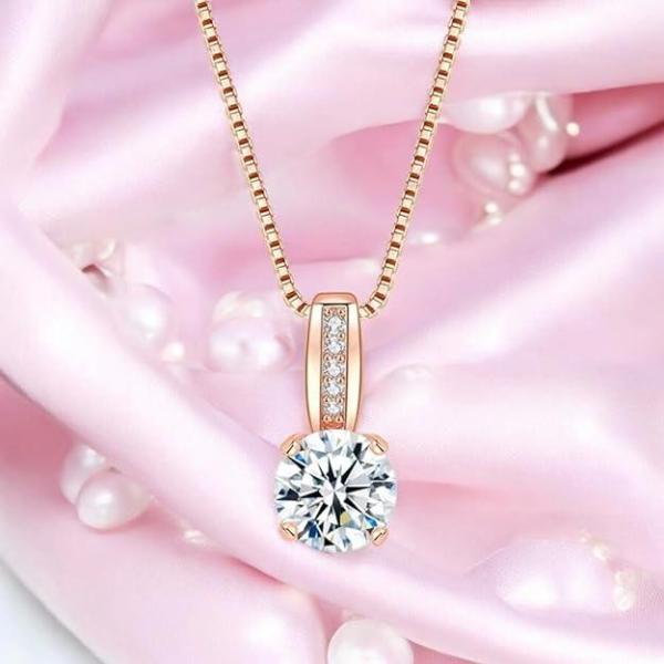 Classic Round Solitaire Pendant With Chain & AD Stone